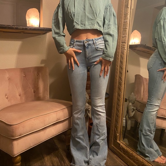 ZARA HIGH WASTED JEANS with FLARE👖 - Picture 9 of 9